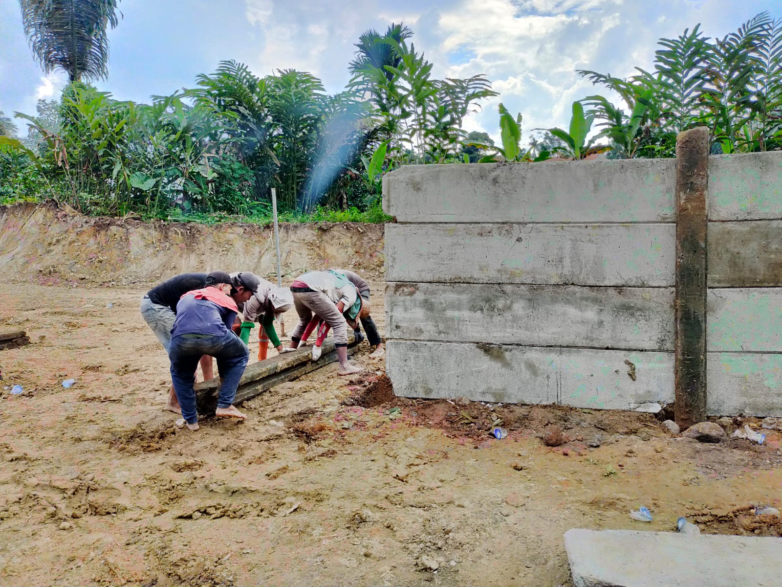 Oknum Kades Batu Layang Diduga Kuasai Sepihak dan Pagari Hutan Lindung di Sibolangit