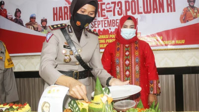 HUT Polwan Ke-73, Kapolres Psp Beri Kue Tumpeng ke Personil