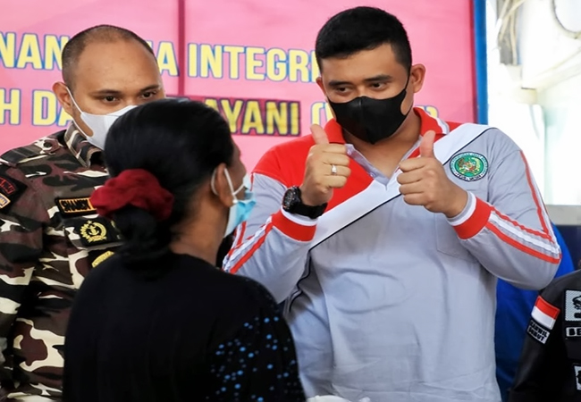 Tinjau Vaksinasi, Bobby Nasution Sebut Vaksinasi di Medan Capai 65,25 Persen