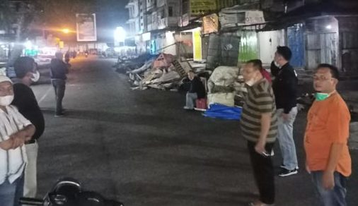 Tengah Malam, Lokasi PKL Kota P.Sidimpuan Dibongkar Satpol PP