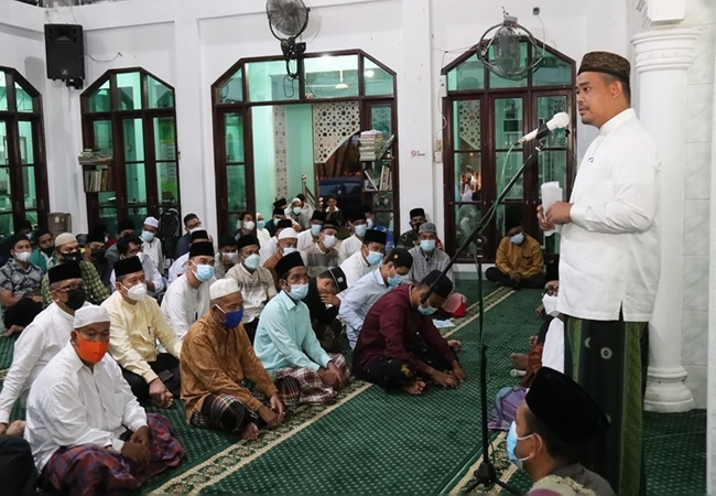 Bobby Nasution Safari Subuh di Masjid Al Ilham Medan Petisah
