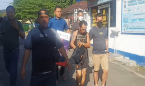 Video: Dua Pria di Sidempuan Nekat Bobol Toko, 1 DPO