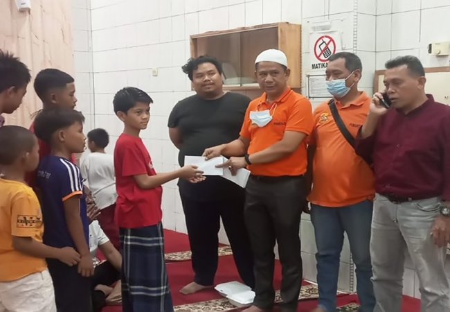 Ketua Pewarta Buka Puasa Bersama di Masjid Rahmat