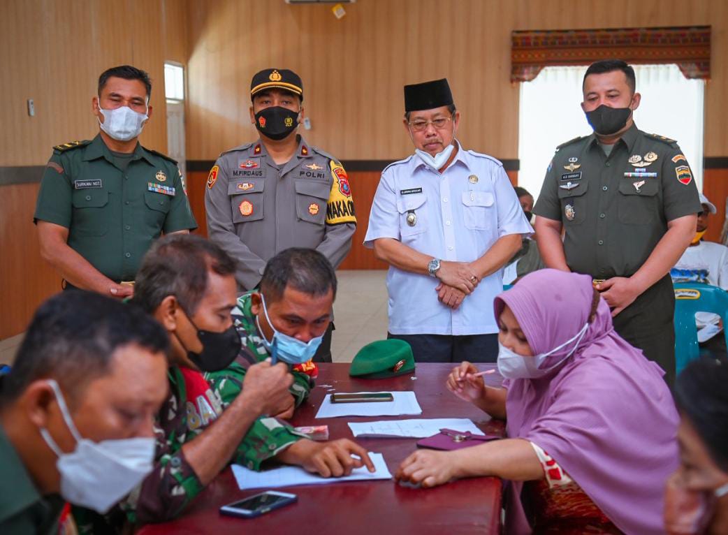 Kodim 0212/Tapsel Cairkan BTPKLW ke Pedagang Kecil