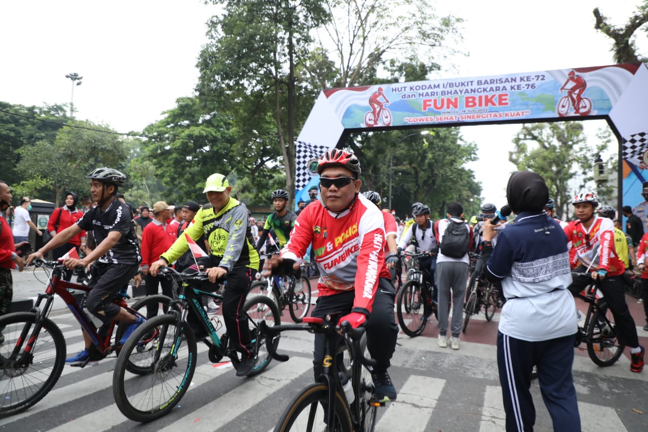 Ribuan Warga Ikuti Fun Bike Hari Bhayangkara Polda Sumut