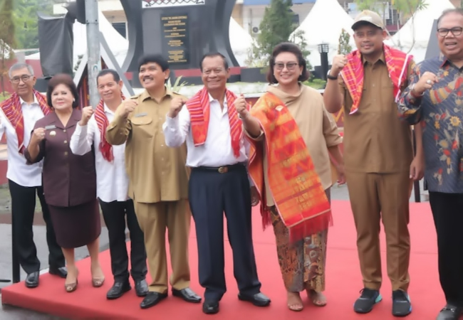 Bupati Karo Hadiri Peresmian Patung Letjend Djamin Ginting