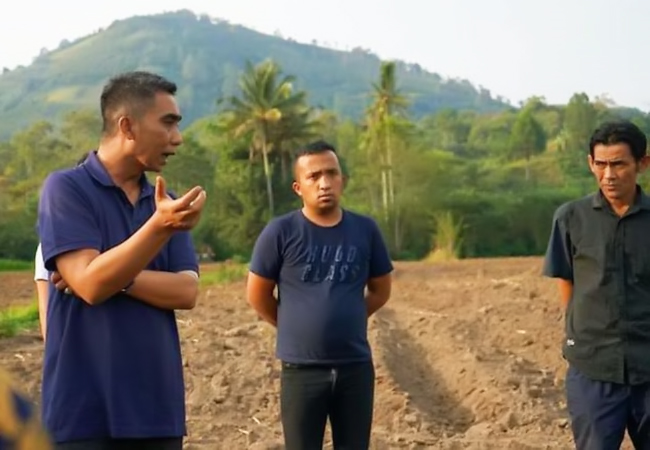 Wakil Bupati Karo Tinjau Jaringan Irigasi Rusak di Desa Jandi