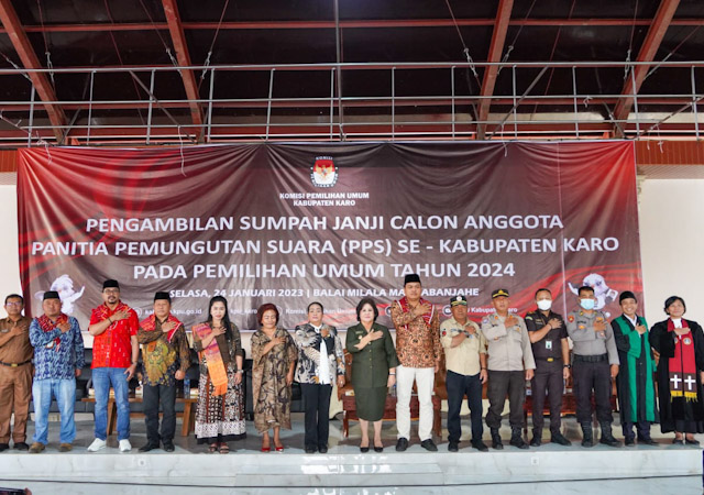 Bupati Karo Hadiri Pengambilan Sumpah Janji Calon Anggota PPS