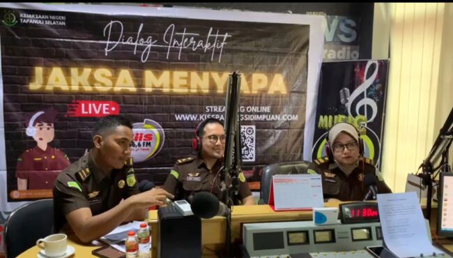 "Jaksa Menyapa", Kejari Tapsel Jelaskan Hukum KDRT Melalui Radio Suara