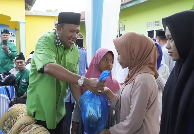 Syah Afandin Santuni Anak Yatim dan Bukber Buka Puasa Bersama PCNU