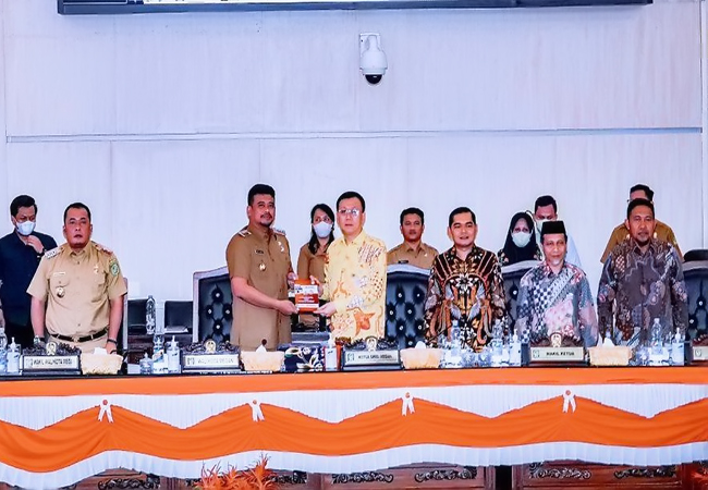 Paripurna DPRD Medan ,Wali Kota Sampaikan Ranperda Inisiatif Soal Perlindungan UMKM