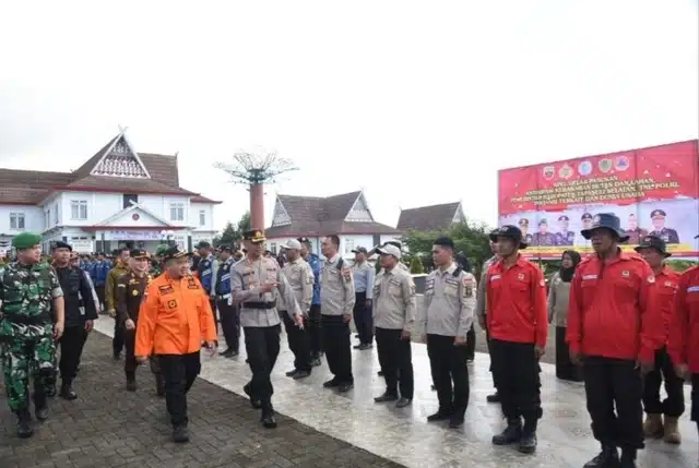 Dipimpin Bupati, Kapolres Tapsel Ikuti Apel Gelar Pasukan Antisipasi Karhutla