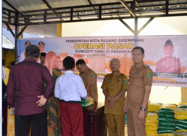 Kendalikan Inflasi, Kecamatan Selatan Bersama Dispendag Buka Pasar Murah