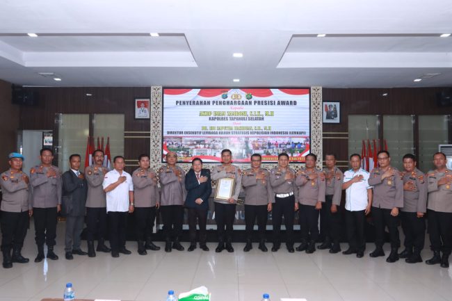 Dedikasi dan Loyalitas Tinggi, Polres Tapsel Terima Penghargaan Presisi Award Dari Lemkapi