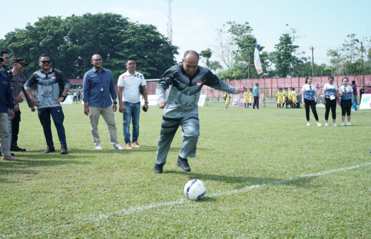 Sambut Hari Bhakti Adhyaksa, Sekda Kabupaten Asahan Ikuti Pembukaan POR