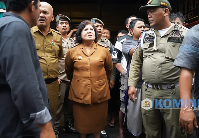 Bupati Karo Tinjau Lokasi Kebakaran di Jalan Kristen Kabanjahe