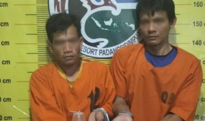 Foto: Kedua tersangka kasus narkoba berinisial IYL (33) alias Garong dan IB (29), warga Silayang-layang diamankan di Mako Polres Padangsidimpuan.