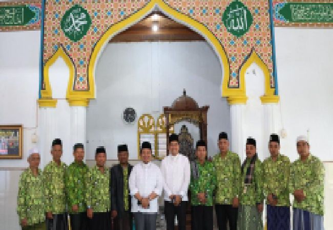 Bupati Tapsel Laksanakan Salat Subuh Berjamaah Dengan Masyarakat Angkola Selatan