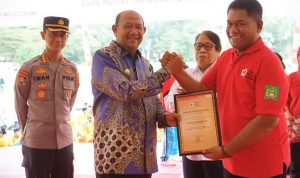 Peringati HUT ke-78, Syah Afandin Terima Penghargaan Pembina PMI Langkat