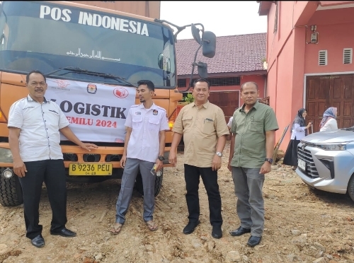 Pastikan Aman, Polres Tapsel Kawal Logistik Pemilu Ke Gudang KPU Tapsel