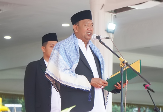 Hari Santri Nasional 2023, Syah Afandin Terima Penghargaan Kepala Daerah Peduli Ponpes