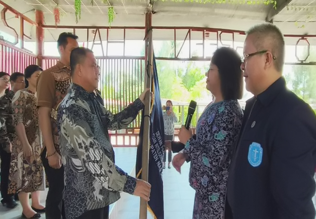 Dr.Badikenita Sitepu Lantik Ketua DPC PIKI Nisel