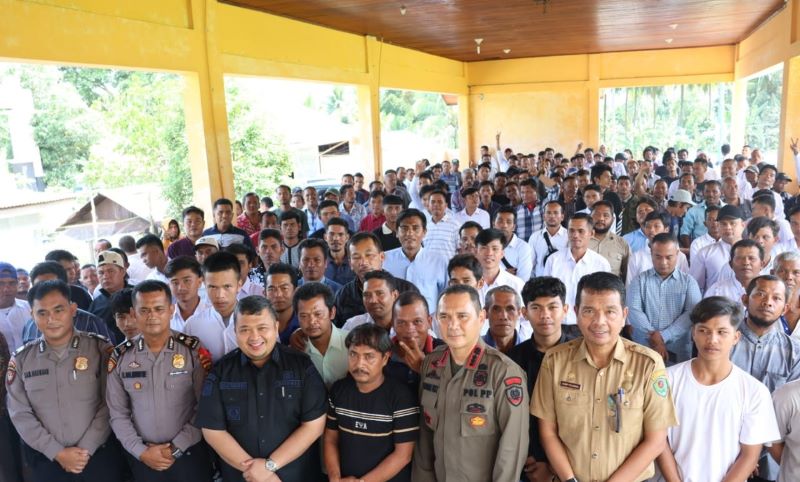 Bekali Pemilu, Bupati Tapsel: Linmas Ujung Tombak Keamanan