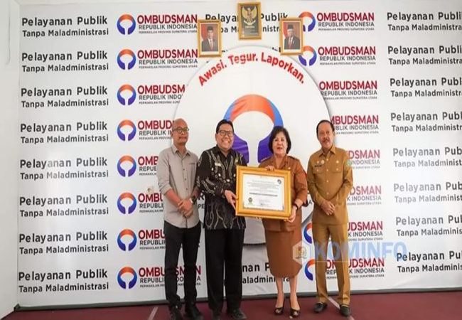 Pemkab Karo Raih Penghargaan Penilaian Kepatuhan Pelayanan Publik Dari Ombudsman