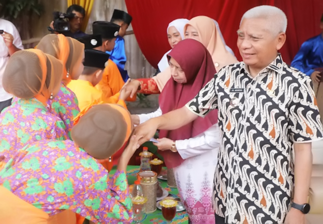 Bupati Buka Festival Tari Gubang Tingkat SD dan SMP Kabupaten Asahan