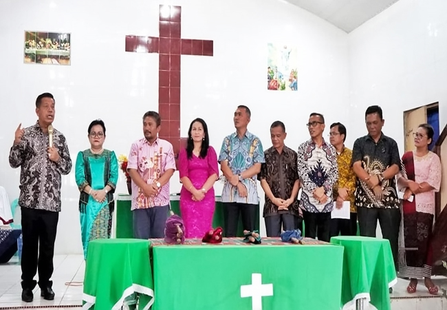 Ibadah Minggu di HKBP Jawa Maraja, Bupati Simalungun Ajak Jemaat Jangan Terpecah