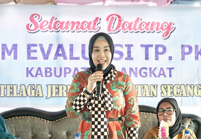 Pj Ketua TP PKK Langkat Evaluasi Calon Desa Percontohan 2024 di Telaga Jernih dan Arah Condong