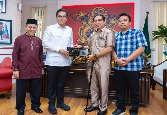 Rico Waas Ajak DPRD Bangun Kota Medan