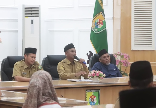 Pimpin Tim I Kunjungi Desa Gudang Garam, Bupati Sergai Lepas 5 Tim Safari Ramadan