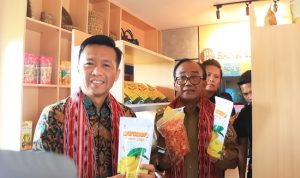 Wabup Samosir bersama Kepala KPw BI Sibolga, Launching Galeri UMKM Bukit Holbung