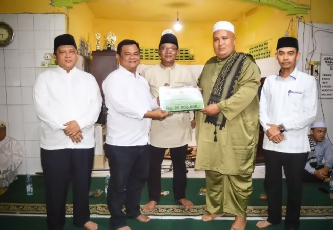 Sekwan Langkat Bersama Anggota DPRD Fraksi Gerindra, Lakukan Safari Ramadhan 1446 Hijriah