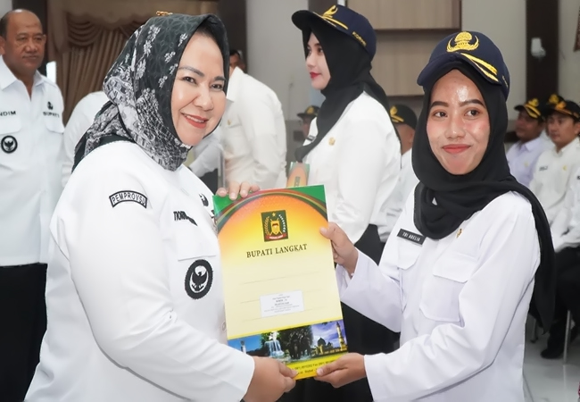 Bupati Langkat Serahkan SK kepada 72 CPNS, Tekankan Amanah dan Integritas dalam Pengabdian