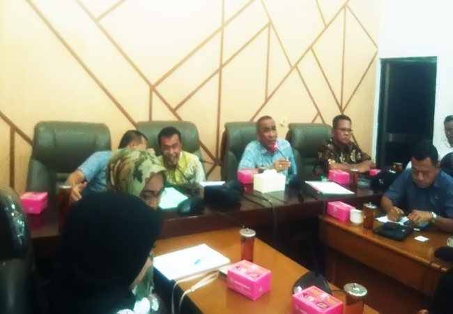 Komisi II DPRD Langkat Gelar RDP Bahas Permasalahan TKS Dinas Kesehatan