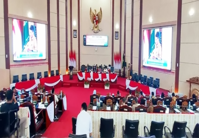 Rapat Paripurna DPRD Medan Diwarnai Hujan Interupsi, Penandatanganan Tatib Sempat Diskors